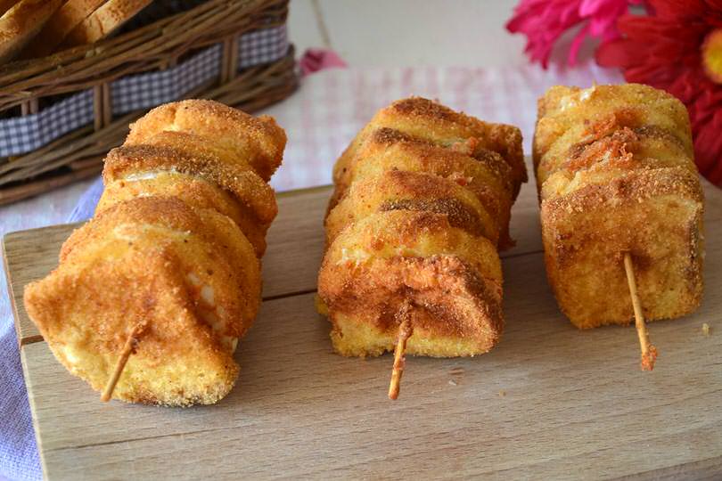 Spiedini di mozzarella in carrozza