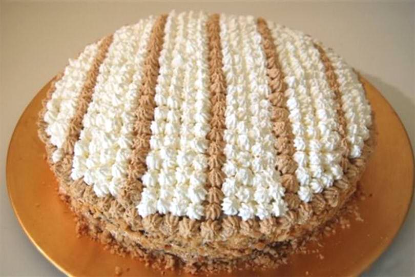 Torta alla nocciola