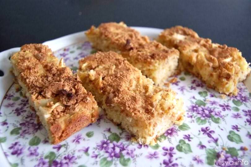 Torta di mele e amaretti