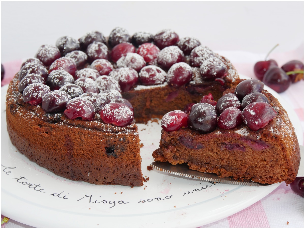 Torta al cioccolato e ciliegie