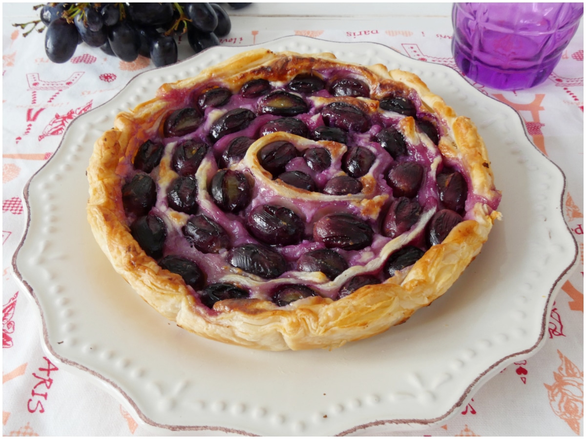 Torta salata a spirale con uva