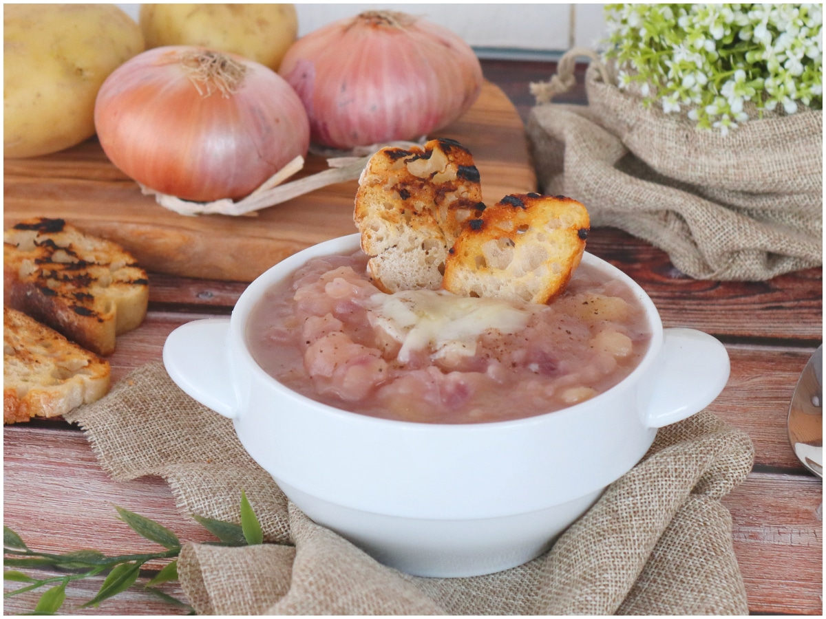 Zuppa di cipolle e patate