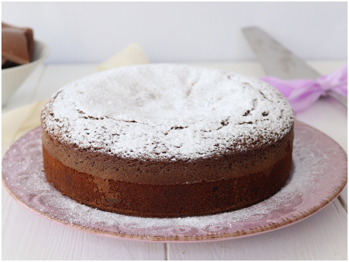 Torta al cioccolato delle uova di Pasqua