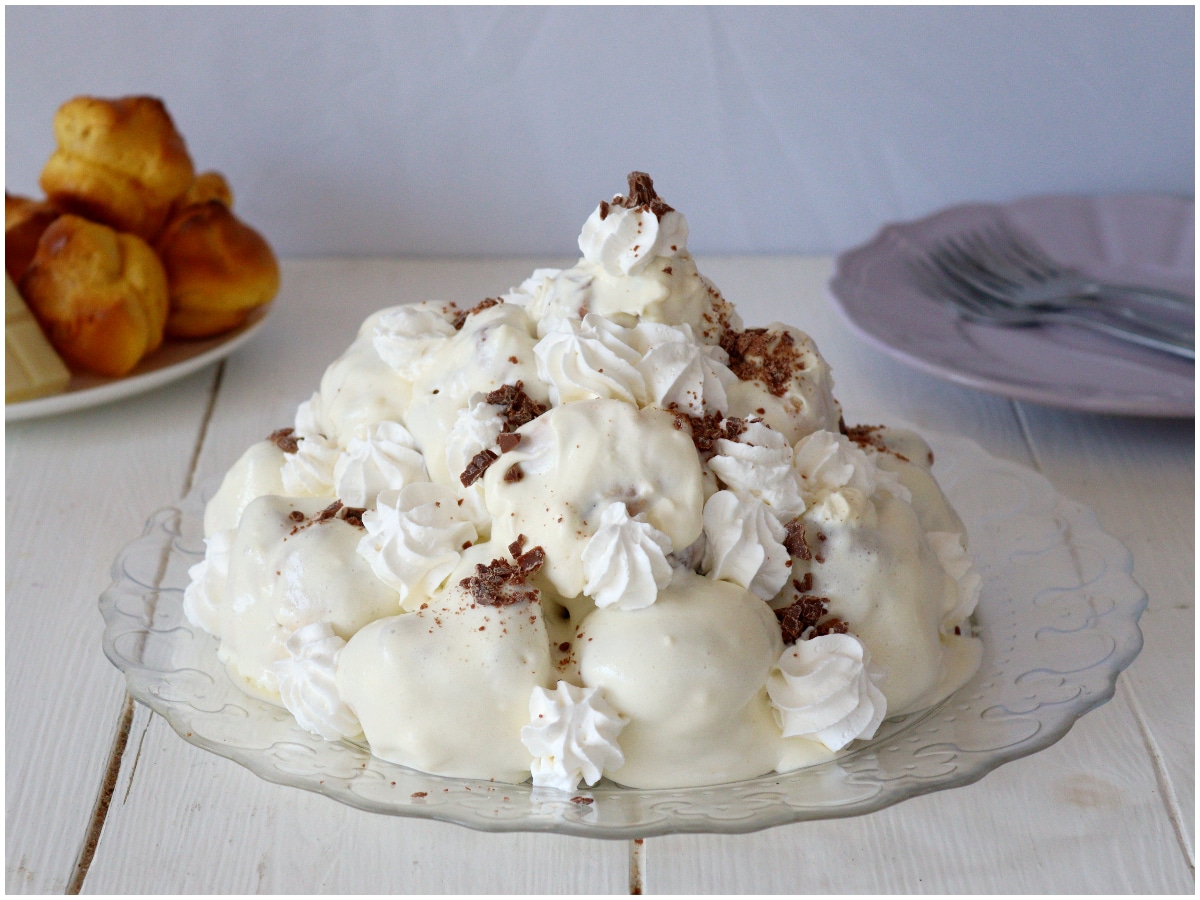 Profiteroles al cioccolato bianco