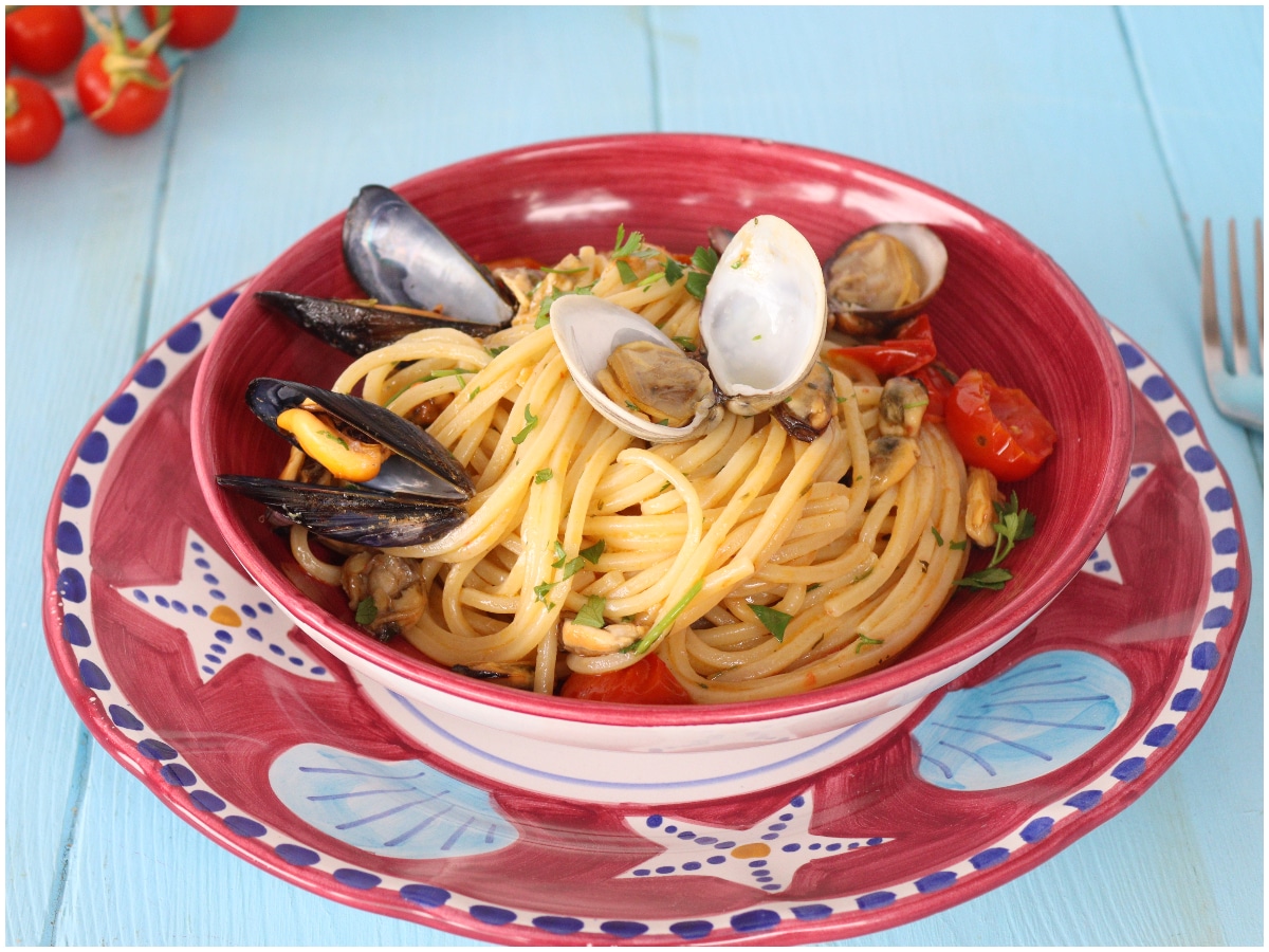 Spaghetti alle cozze e vongole