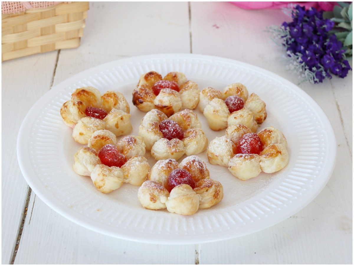 Fiori di pasta sfoglia