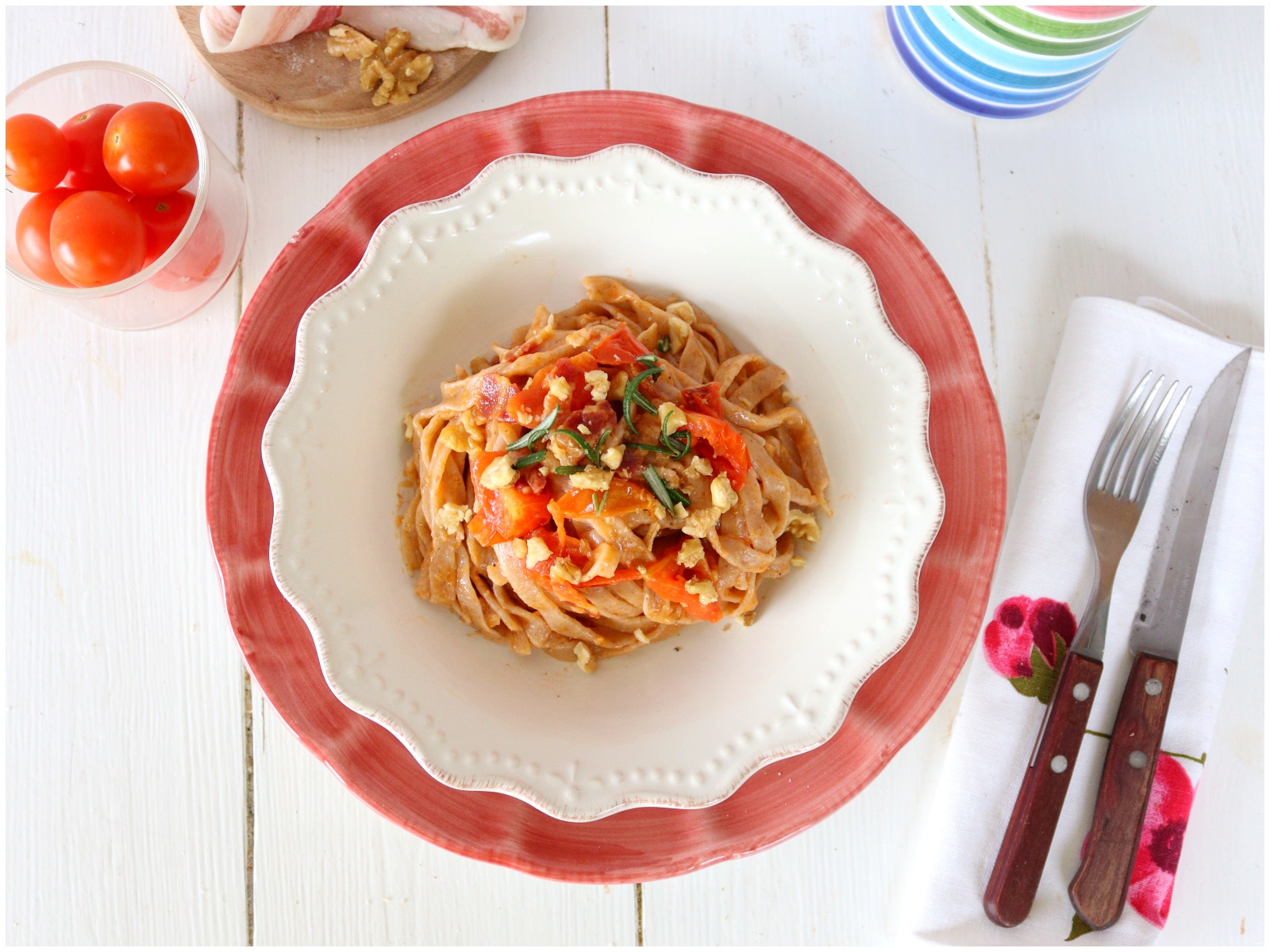 Pasta integrale con pomodorini e pancetta