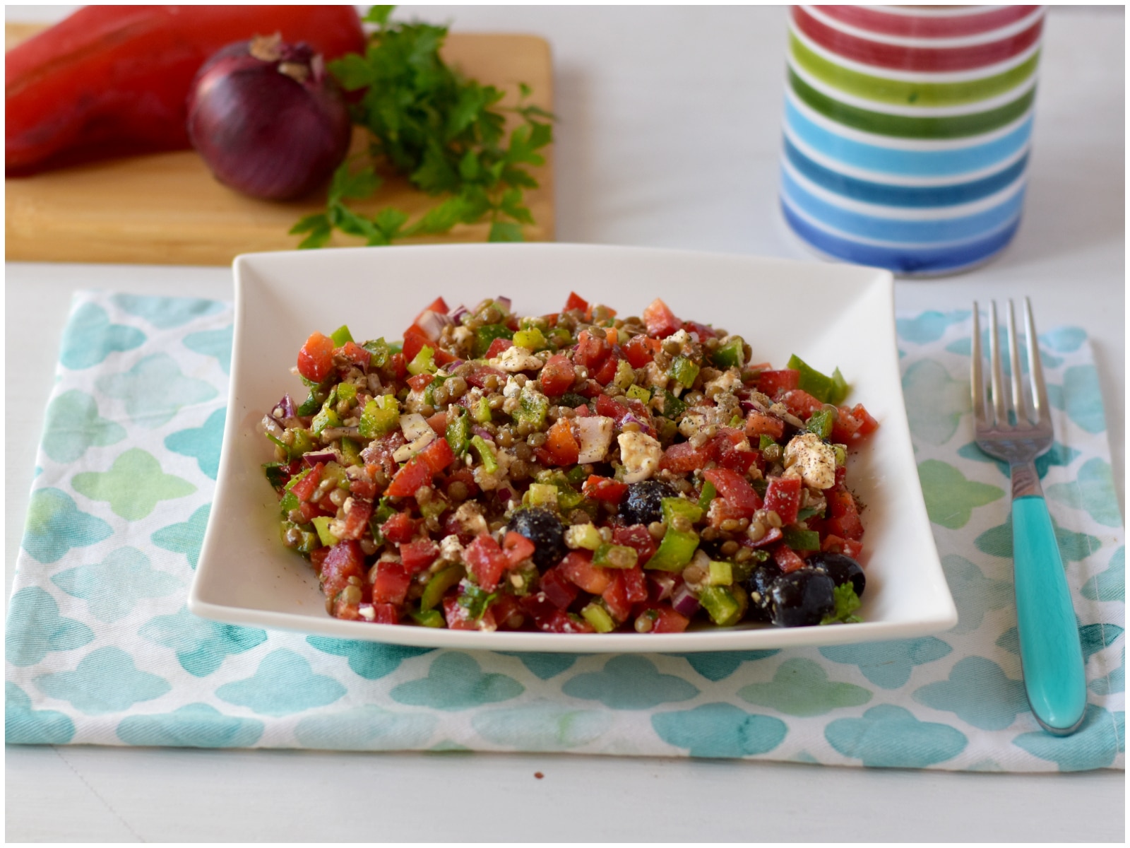 Greek salad con lenticchie