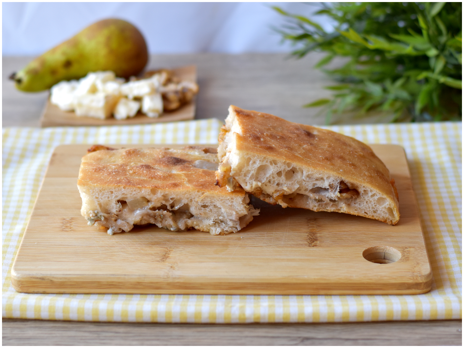Focaccia pere e gorgonzola